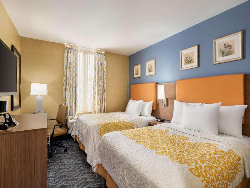 Days Inn by Wyndham Long Island City image