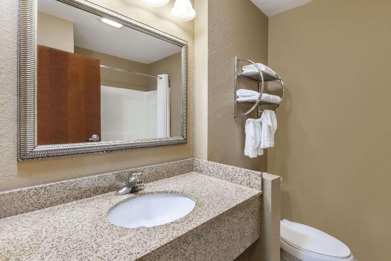 Days Inn By Wyndham Central City image