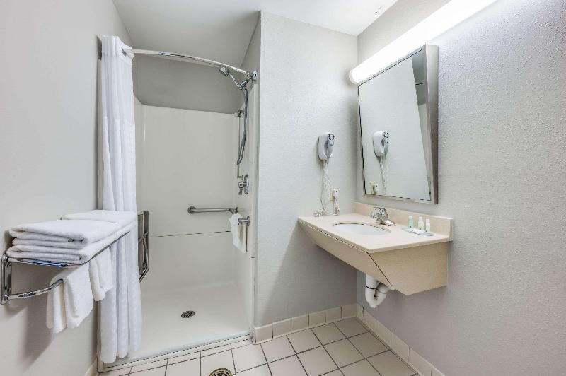 Quality Inn Poughkeepsie image