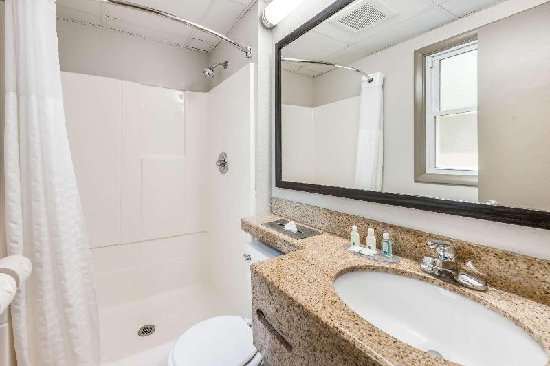 Quality Inn Poughkeepsie image