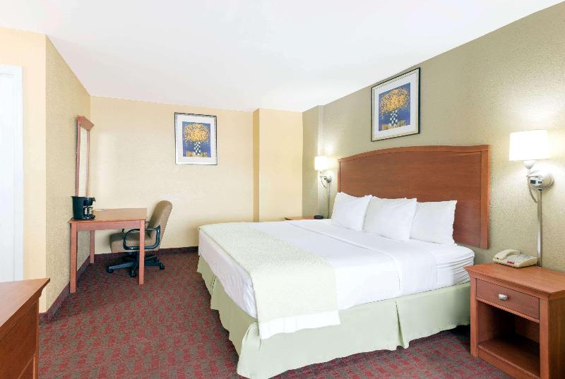 Quality Inn Poughkeepsie image