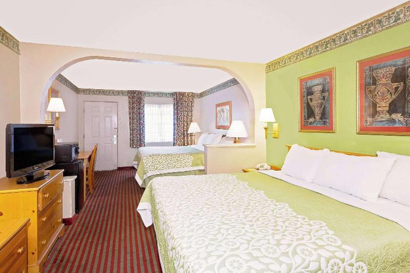 Days Inn & Suites By Wyndham Starkville image