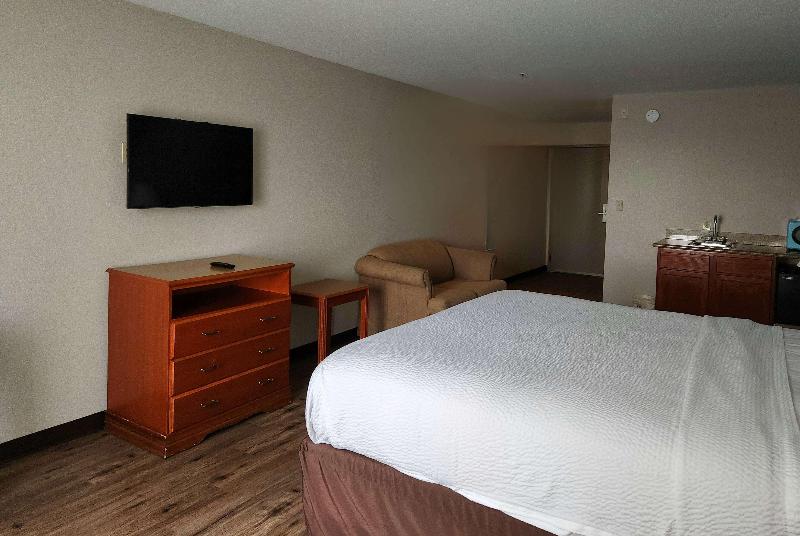 Days Inn & Suites By Wyndham Thibodaux image