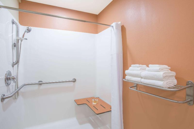 Days Inn & Suites By Wyndham Thibodaux image