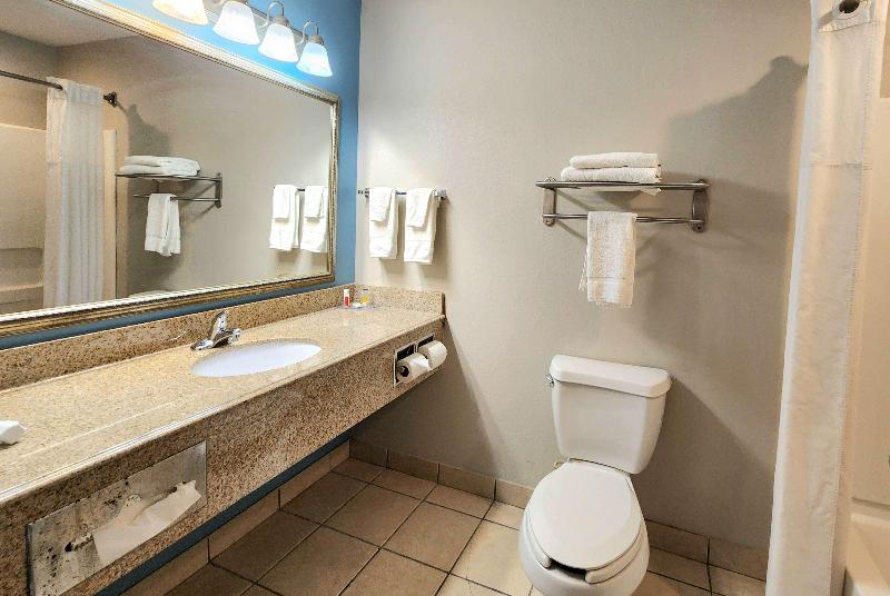 Days Inn & Suites By Wyndham Thibodaux image