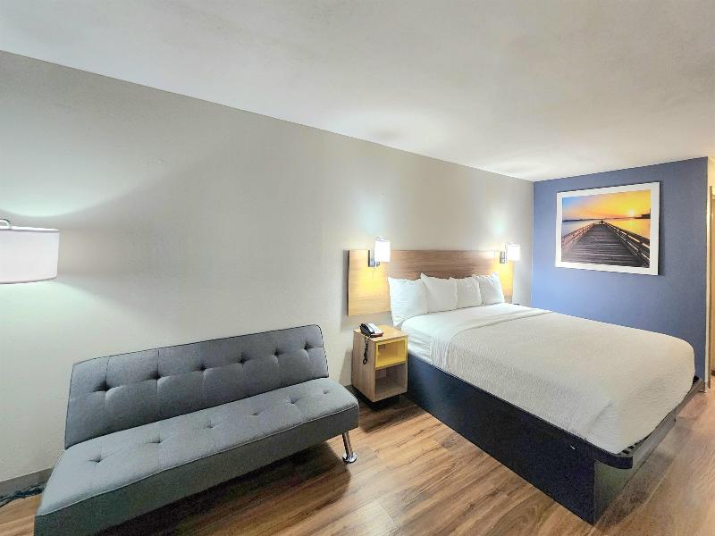 DOUBLE Accessible KING SIZE BED — photo 7