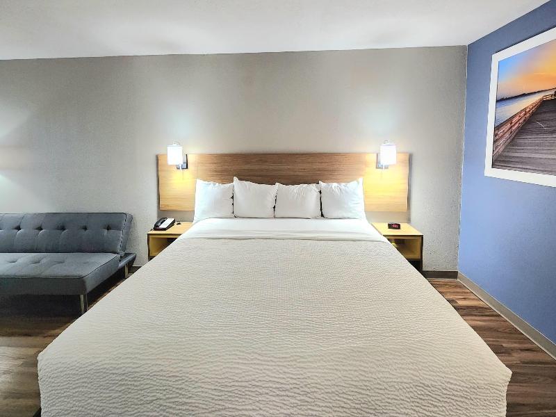 DOUBLE Accessible KING SIZE BED