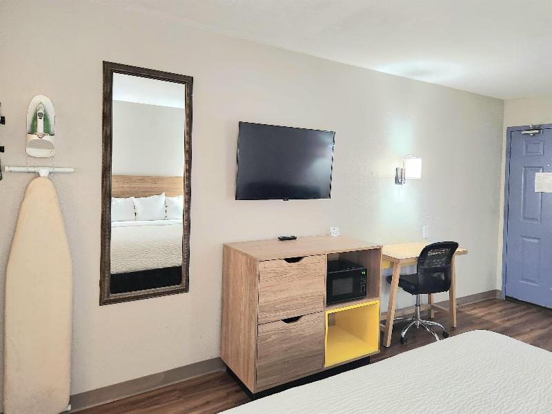 DOUBLE Accessible KING SIZE BED — photo 6