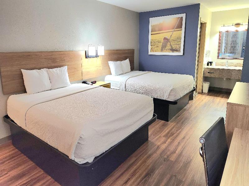 QUADRUPLE Accessible-Two Queen Beds — photo 4