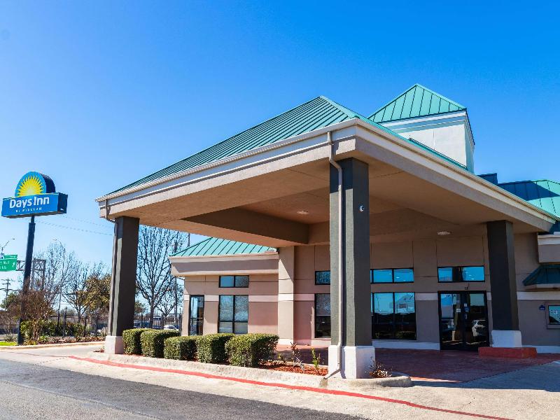 Days Inn by Wyndham N.W. Medical Center image