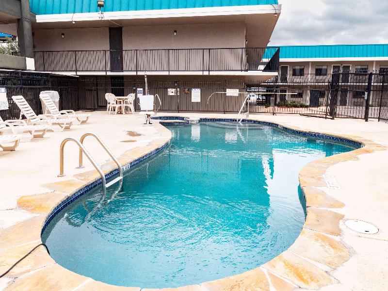 Days Inn by Wyndham N.W. Medical Center image
