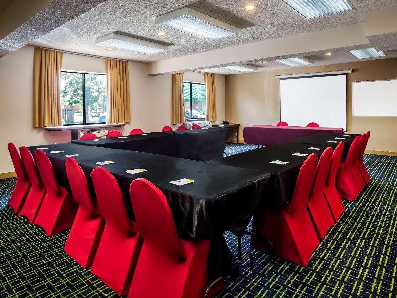 Days Inn & Suites By Wyndham Stevens Point