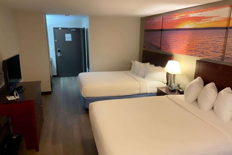 Days Inn & Suites By Wyndham Stevens Point image