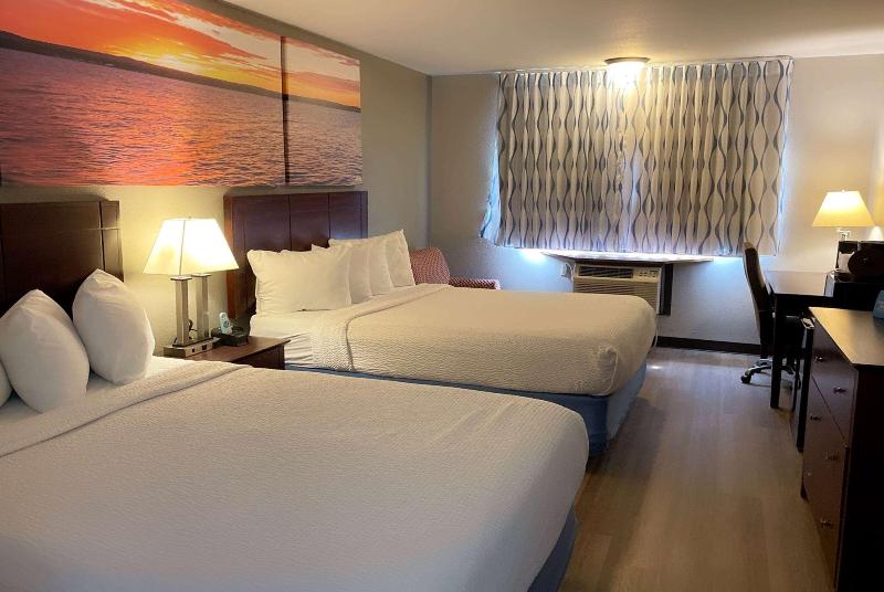 Days Inn & Suites By Wyndham Stevens Point image