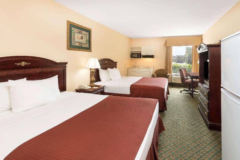 Days Inn & Suites By Wyndham Eunice image
