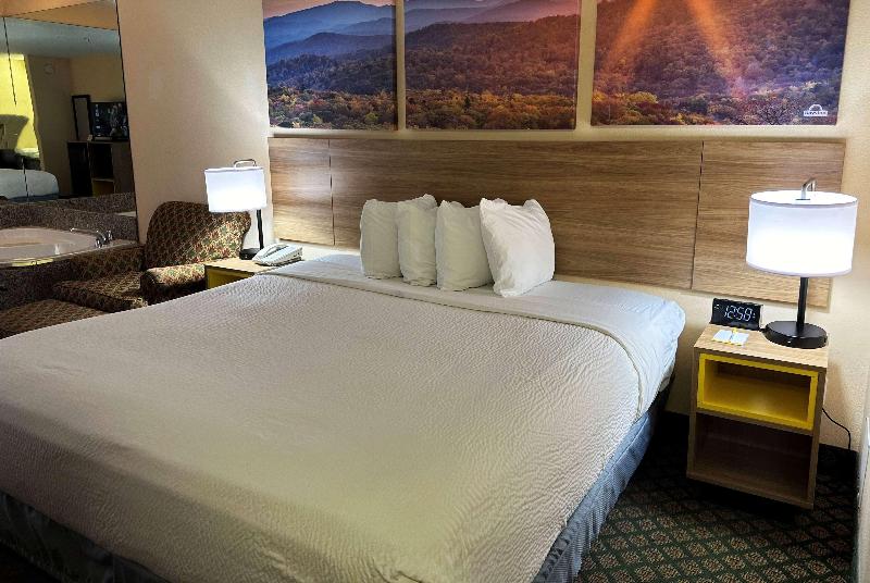 Days Inn & Suites By Wyndham Eunice image