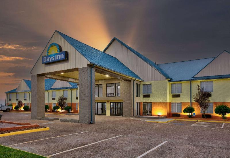 Days Inn By Wyndham Tunica Resorts image