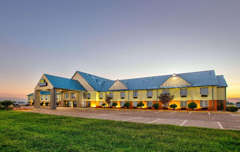 Days Inn By Wyndham Tunica Resorts image