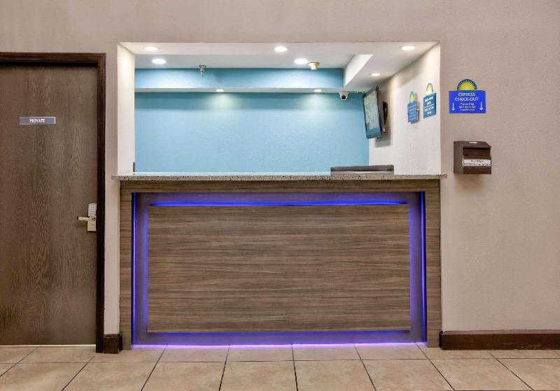 Days Inn By Wyndham Tunica Resorts image