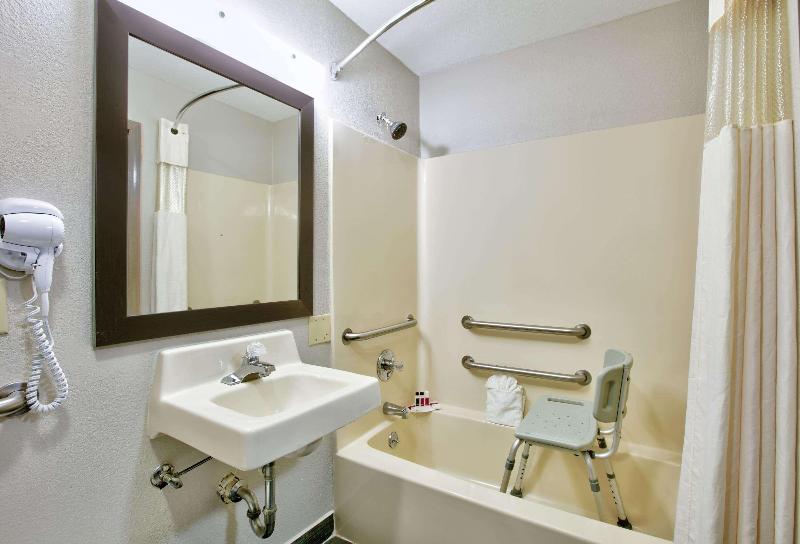 Days Inn By Wyndham Tunica Resorts image