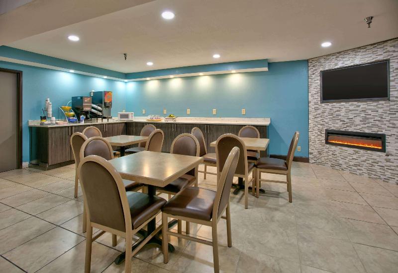 Days Inn By Wyndham Tunica Resorts image