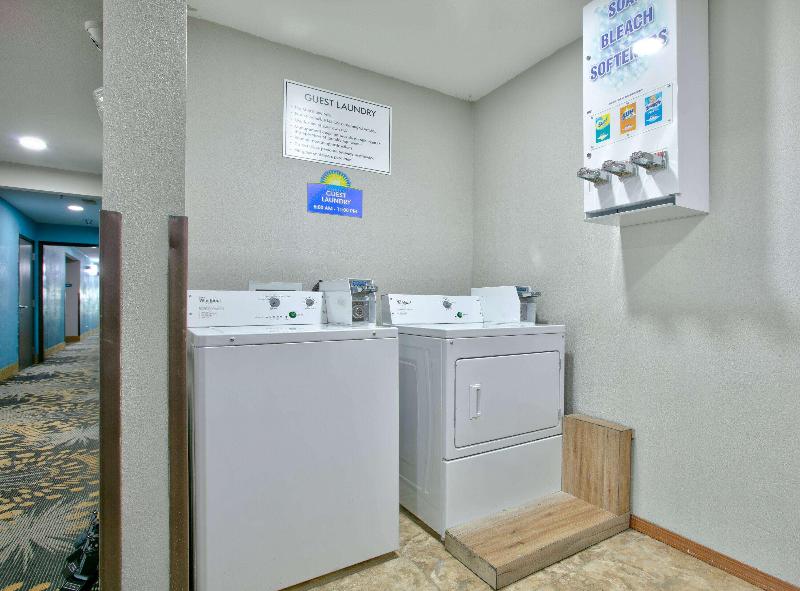 Days Inn By Wyndham Tunica Resorts image