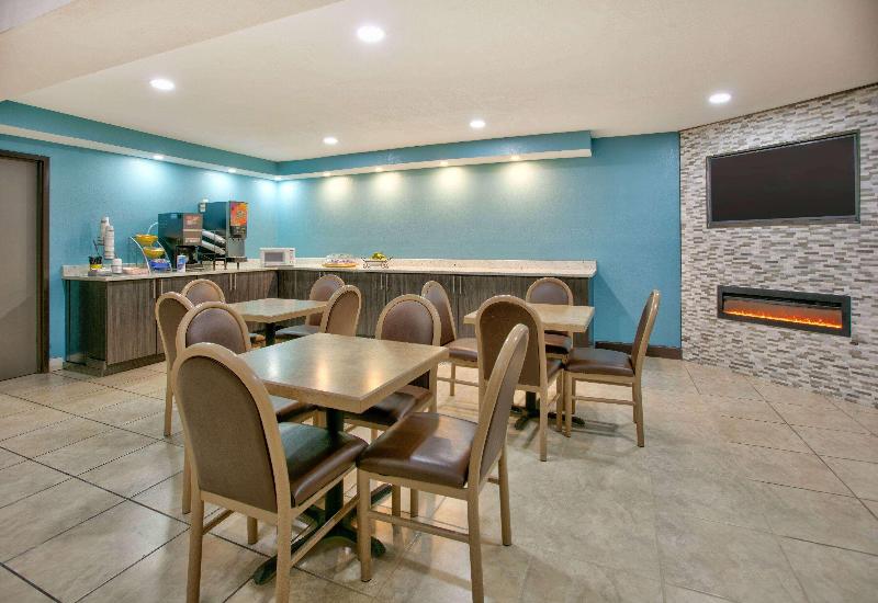 Days Inn By Wyndham Tunica Resorts image
