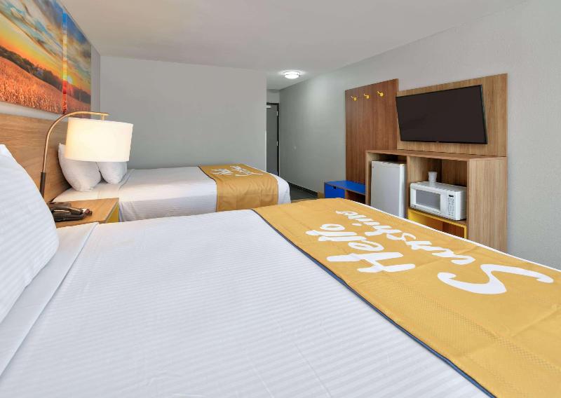 Days Inn By Wyndham Tunica Resorts image