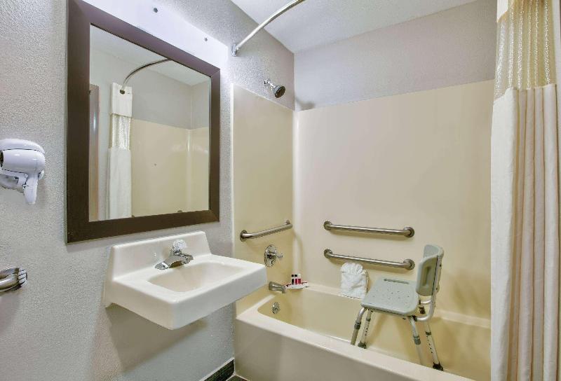 Days Inn By Wyndham Tunica Resorts image