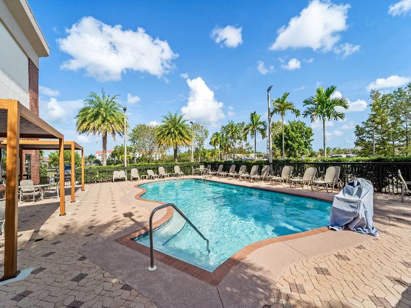 Days Inn by Wyndham Fort Myers Nr JetBlue image