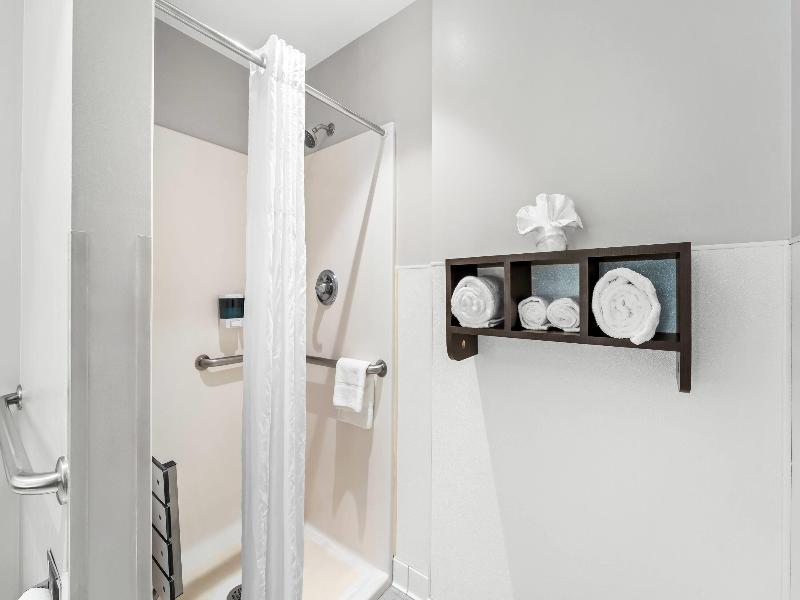 Days Inn by Wyndham Fort Myers Nr JetBlue image
