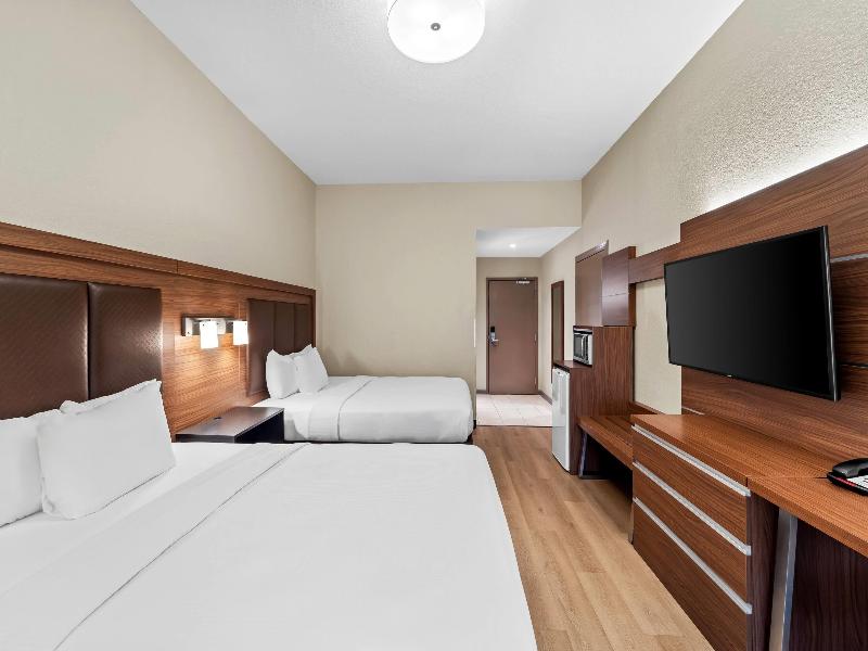 Days Inn by Wyndham Fort Myers Nr JetBlue image