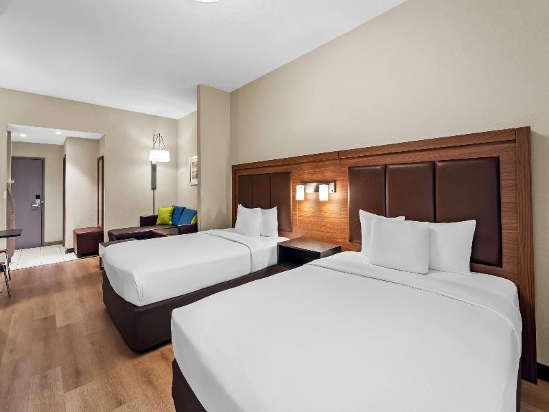 Days Inn by Wyndham Fort Myers Nr JetBlue image