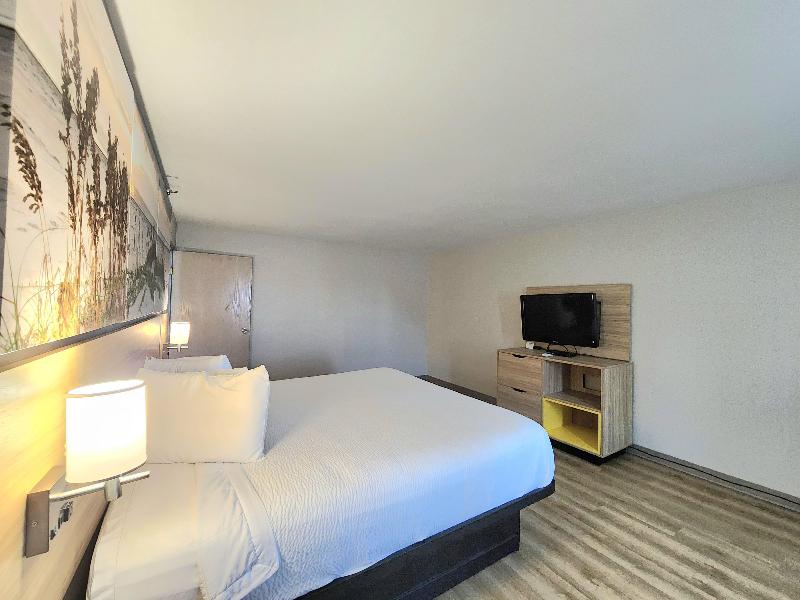 SUITE TWO KING BEDS