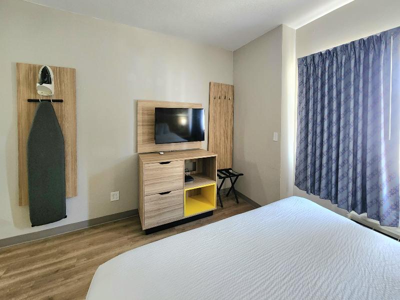 Days Inn &Suites by Wyndham Corpus Christi Central — photo 64