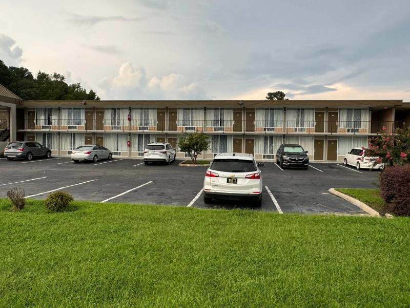 Days Inn By Wyndham Goldsboro — general view