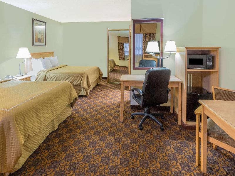 Days Inn By Wyndham Black Bear image