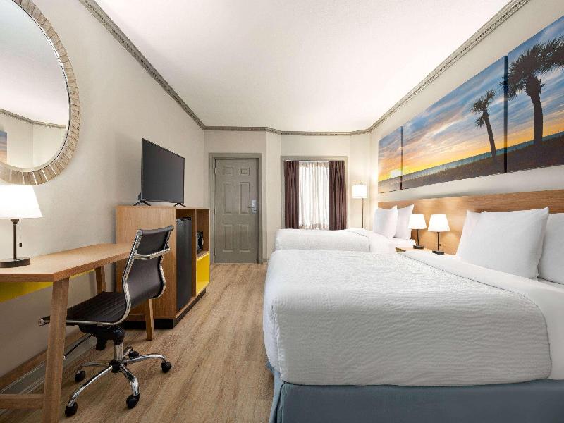 QUADRUPLE Accessible Two Double beds