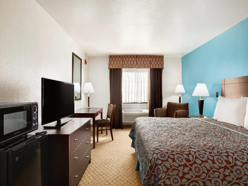 Days Inn & Suites by Wyndham Conroe North image