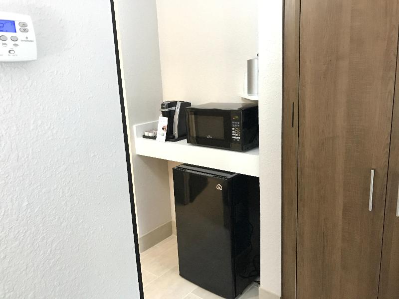 Holiday Inn Express Naples South - I-75 image