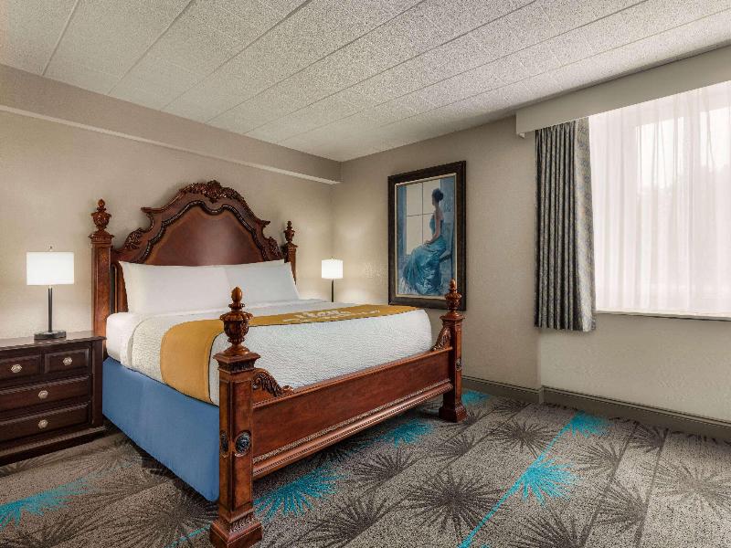 Days Inn by Wyndham Hotel Allentown Airport image