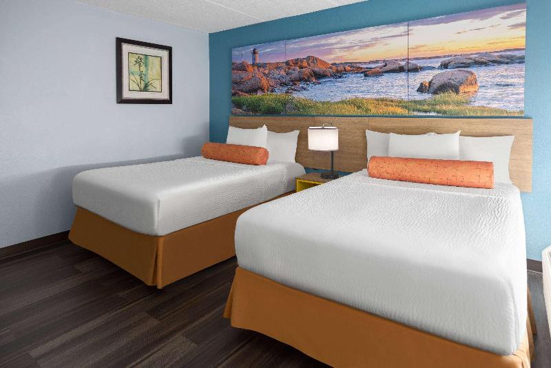 Days Inn by Wyndham Queensbury Lake George image