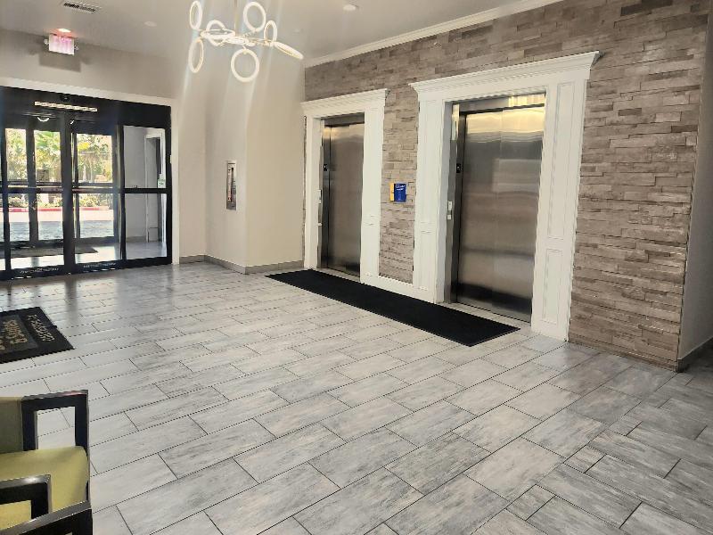 Days Inn &Suites by Wyndham Galveston West/Seawall image
