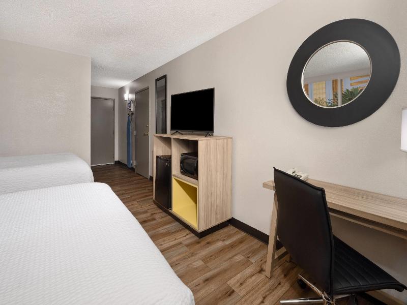 Days Inn By Wyndham Mauldin/Greenville image