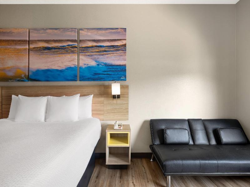 Days Inn By Wyndham Mauldin/Greenville image