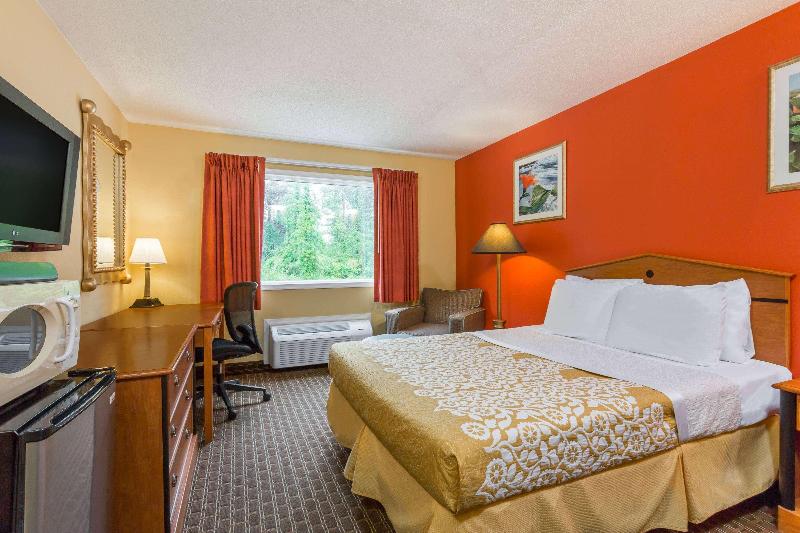 Days Inn By Wyndham Chincoteague Island image