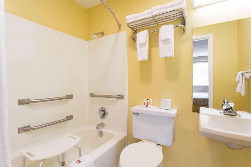 Days Inn By Wyndham Chincoteague Island image