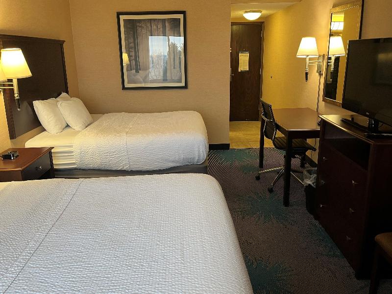 Days Inn By Wyndham Duluth Lakewalk image