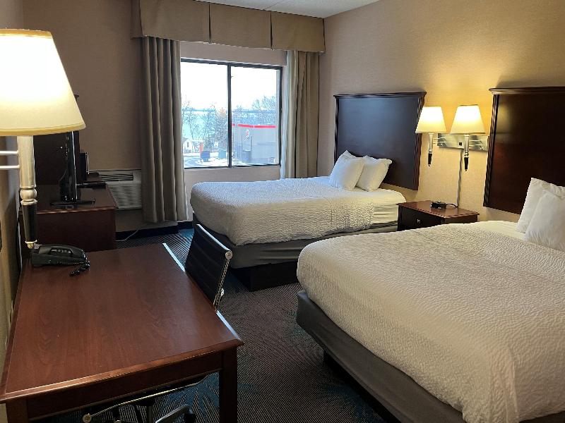 Days Inn By Wyndham Duluth Lakewalk image