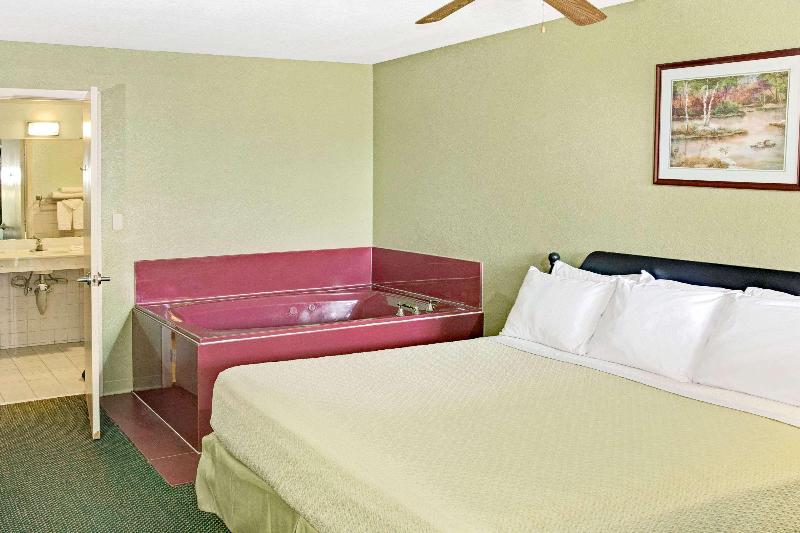 Bed room
